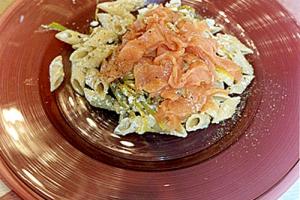 Pennette al salmone con porri e ricotta