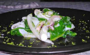 SPINACI CON JULIENNE DI SEPPIE AL VAPORE CON PROFUMO DI LIME